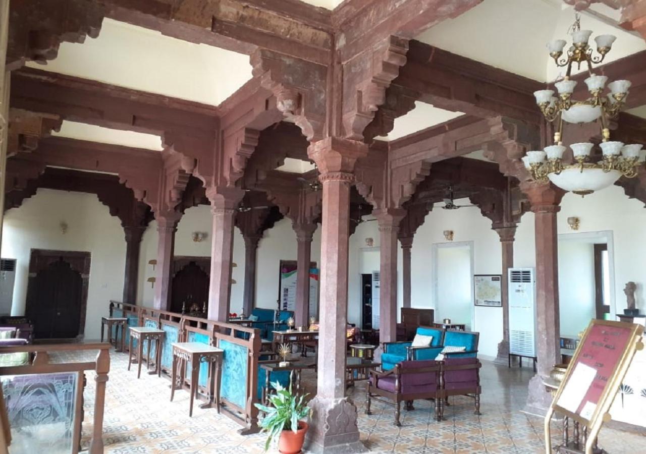 Mpt Sheesh Mahal, Orchha Hotell Exteriör bild