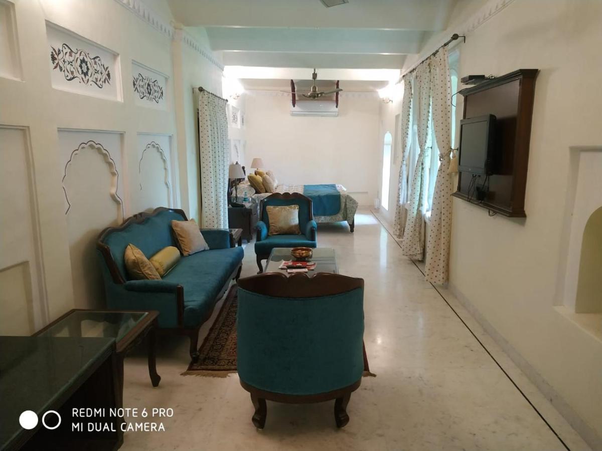 Mpt Sheesh Mahal, Orchha Hotell Exteriör bild