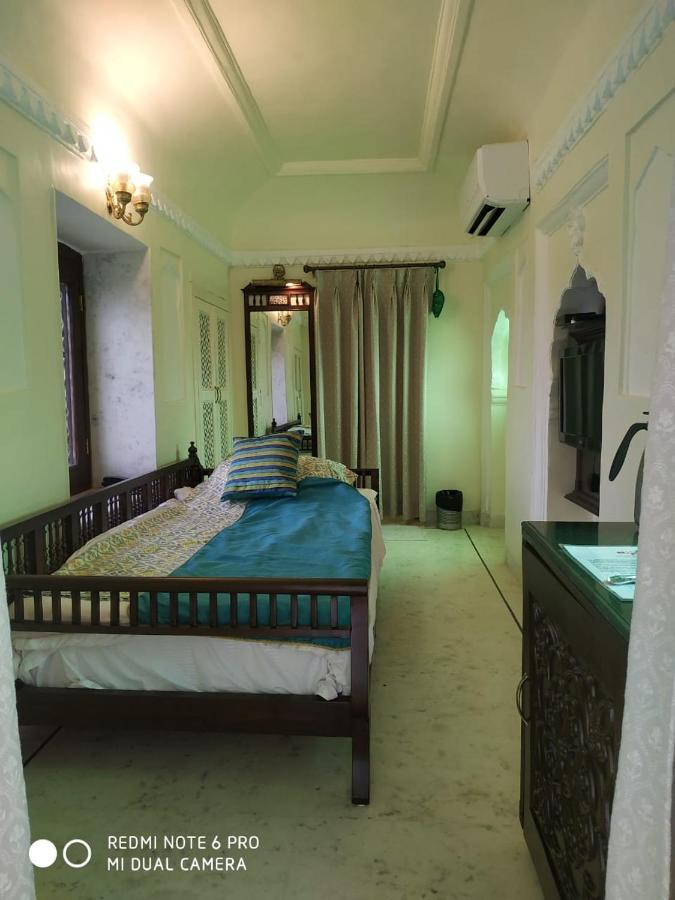 Mpt Sheesh Mahal, Orchha Hotell Exteriör bild