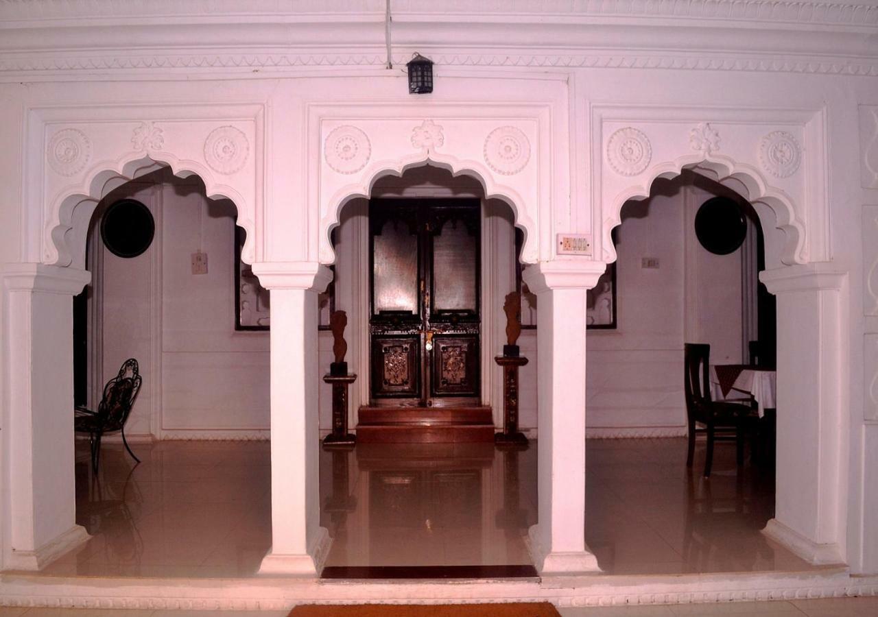 Mpt Sheesh Mahal, Orchha Hotell Exteriör bild