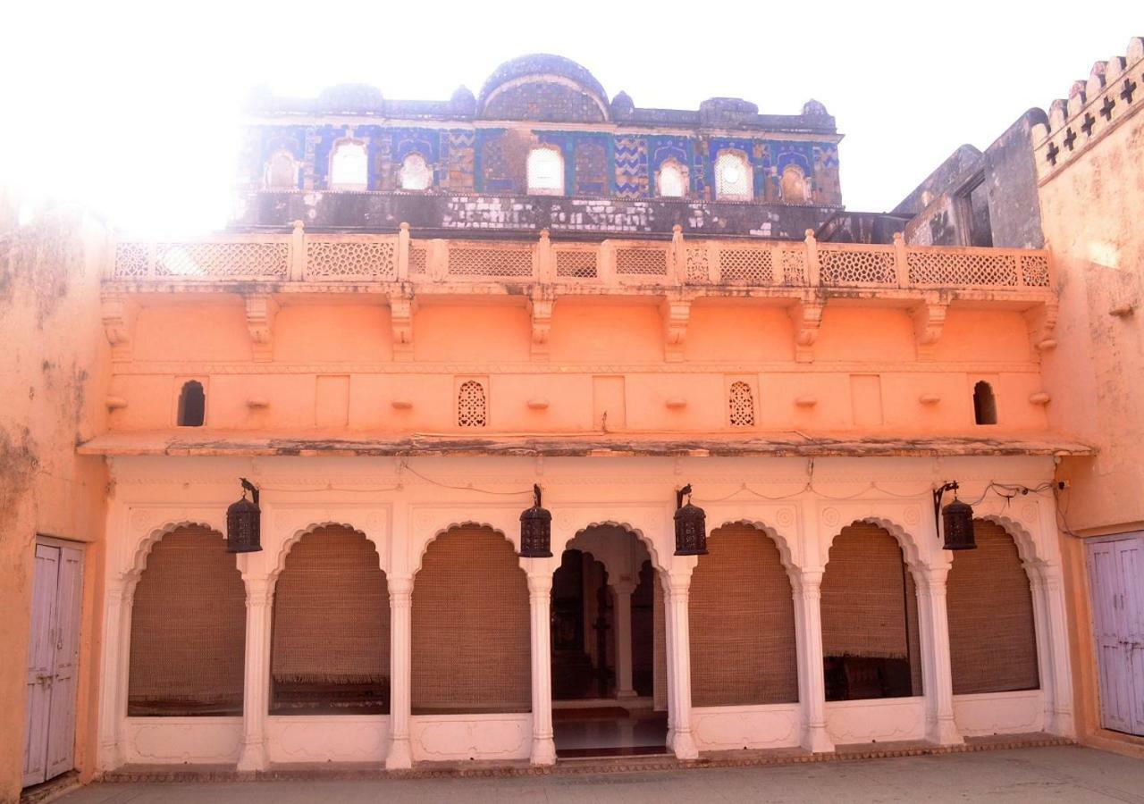 Mpt Sheesh Mahal, Orchha Hotell Exteriör bild